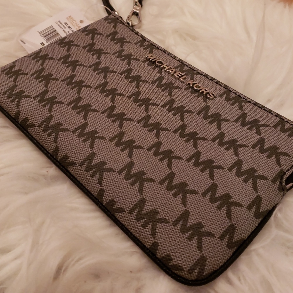 MICHAEL KORS•BLACK MONOGRAMMED WRISTLET